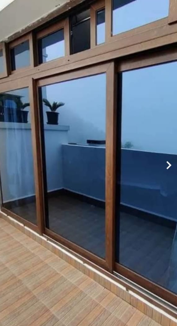 Aluminium sliding door for balcony, Pune